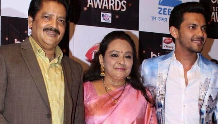 Udit Narayan Breaks Down Admits Son Aditya Misbehaved With Airline Staff People News Zee News