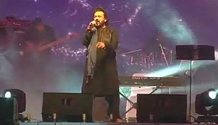 Adnan Sami enthralls crowd on banks of Dal Lake