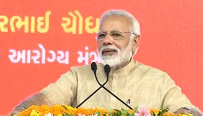 Narendra Modi&#039;s Gujarat visit: PM flags off Antyodaya Express