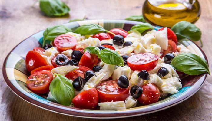 Oil in your salad may boost its benefits: Study