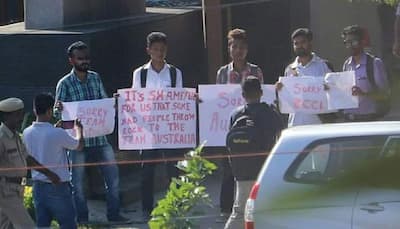 See pic: Guwahati fans line up to apologise for stone attack on Australia team bus