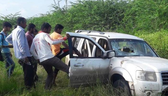 Shiv Sena leader Pappu Mane&#039;s car mows down 2 girls in Maharashtra