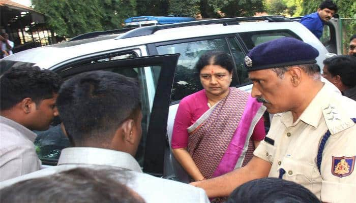 Sasikala returns to Bengaluru jail after five-day parole