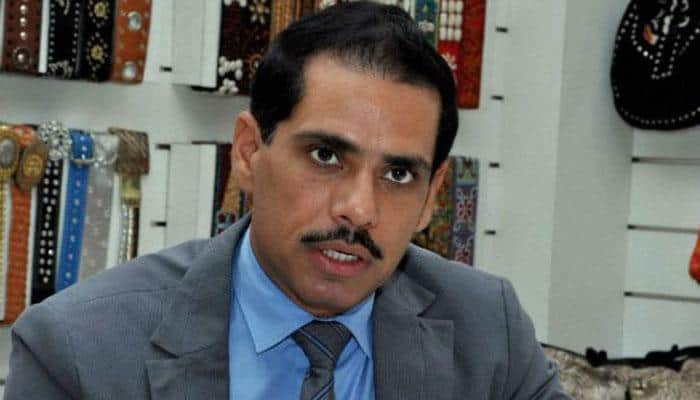 BJP questions Sonia Gandhi , Rahul Gandhi over charges against Robert Vadra