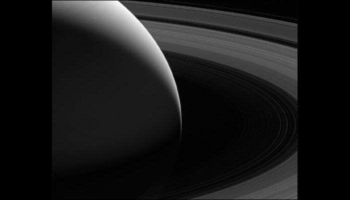 Saturn and its rings look graceful in this stunning image by NASA&#039;s Cassini