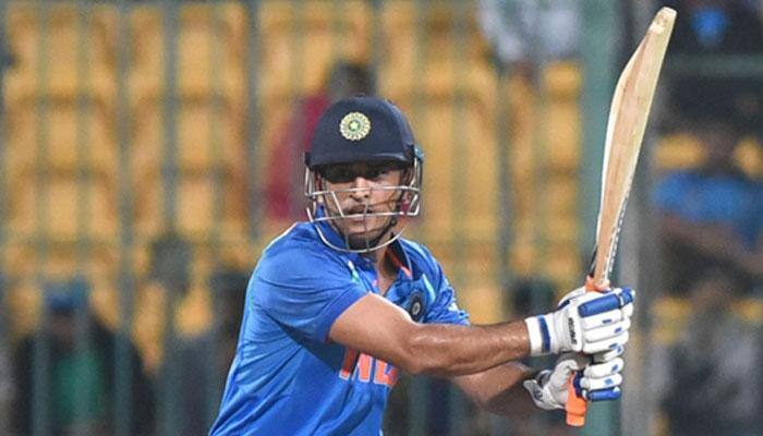 MS Dhoni 7th Indian to hit 750 fours in ODI cricket