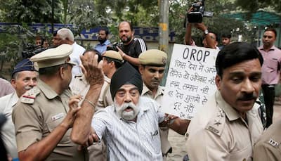 After NGT order, army veterans protesting for OROP at Jantar Mantar forcefully evicted