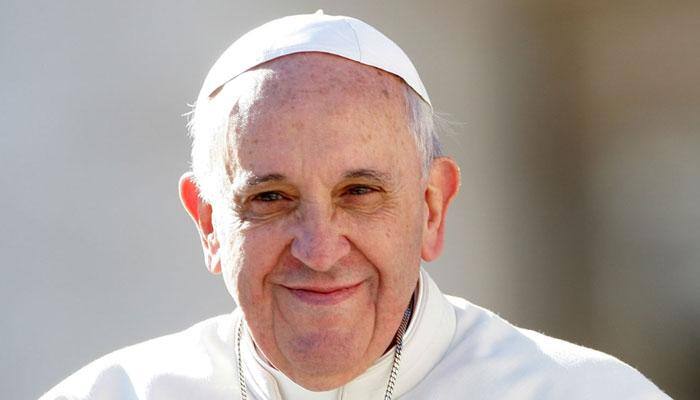 'Put down those smartphones': Pope Francis to bishops