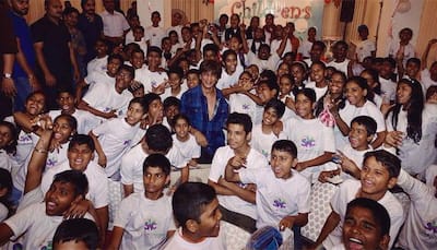 Watch - Shah Rukh Khan dances with kids on Children's Day