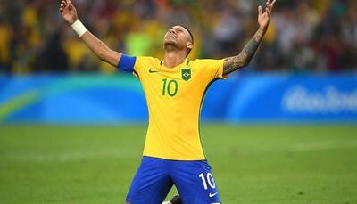 Neymar can lead Brazil to World Cup glory, says Roberto Carlos
