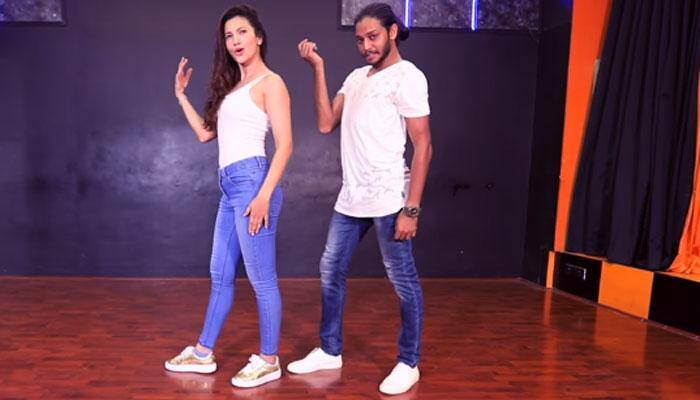 Gauahar Khan dancing to &#039;Aate Jaate&#039; with YouTuber Melvin is the best thing on internet today! Watch 