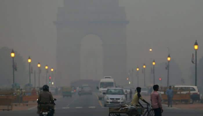 Overnight drizzle brings partial relief from smog in Delhi-NCR, air quality still &#039;very poor&#039;