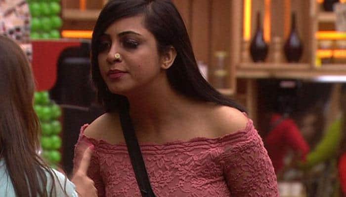 Bigg Boss 11, Day 52 written updates: Arshi Khan’s fight takes an ugly turn
