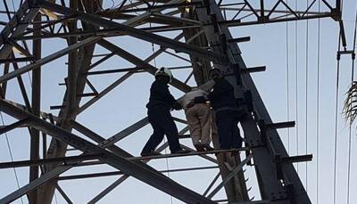 Elderly man climbs power tower in Mumbai after police refused to register his complaint