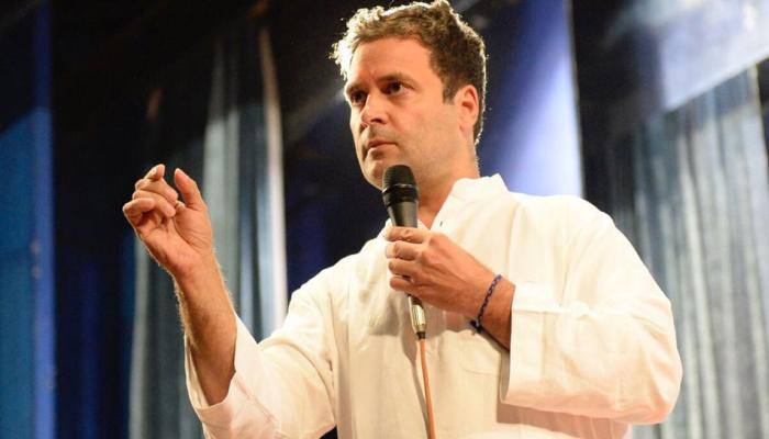 Rahul Gandhi to accept national flag from dalits after CM Vijay Rupani&#039;s refusal