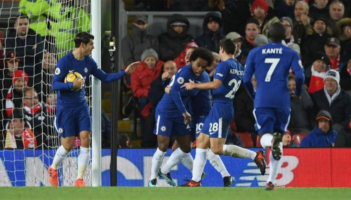 EPL Saturday Report: Willian rides to Chelsea&#039;s rescue, Manchester United close gap on City