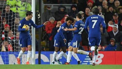 EPL Saturday Report: Willian rides to Chelsea's rescue, Manchester United close gap on City