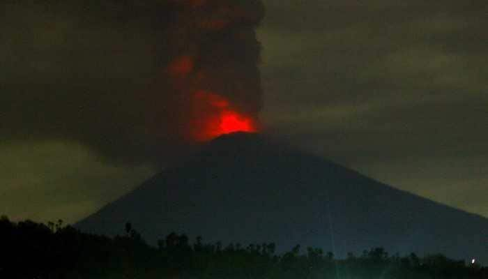 Bali airport closed due to volcanic ash eruption