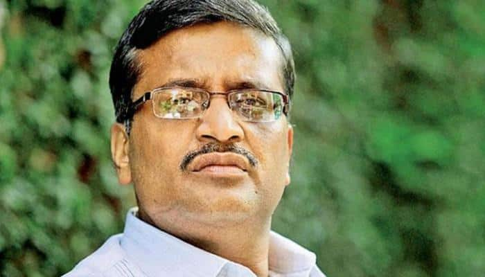 Haryana bureaucrat who gave &#039;clean chit&#039; to Robert Vadra-DLF land deal appointed real estate regulator; Ashok Khemka questions appointment