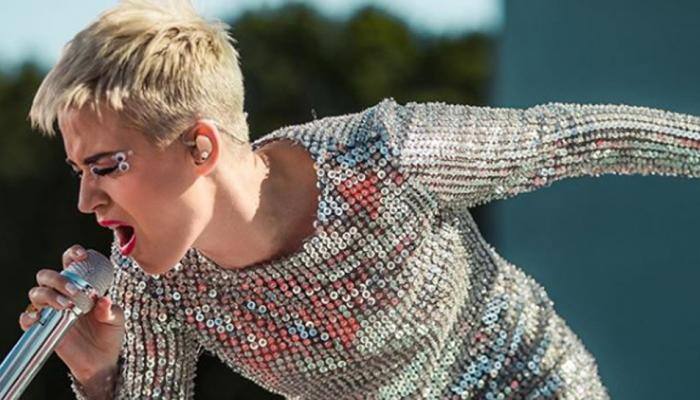 Katy Perry kicks ball at fan&#039;s face