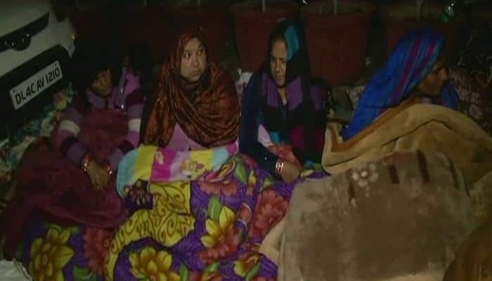 Family of 'dead' twins protest, demand action against Delhi hospital