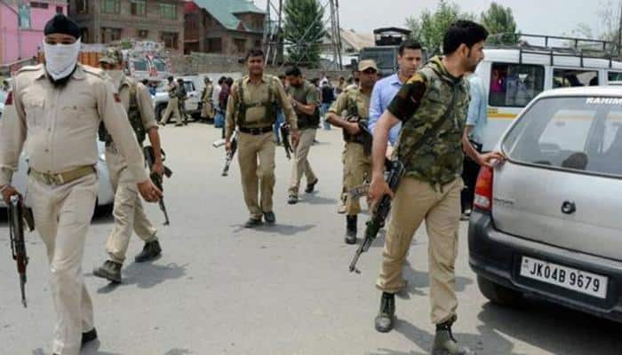 Militants hurl grenade at Baramulla police station