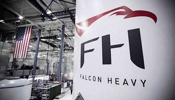 SpaceX's new Falcon Heavy rocket to carry Tesla Roadster to Mars