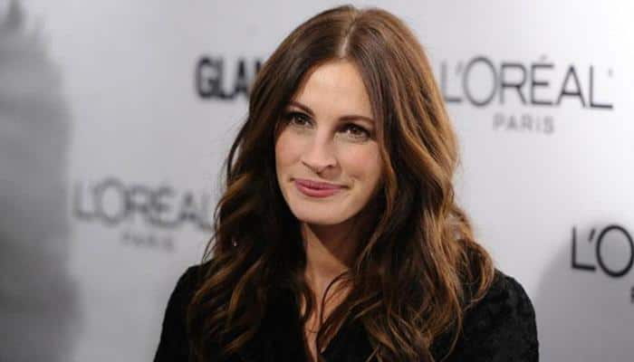 Julia Roberts avoids meeting fans in person