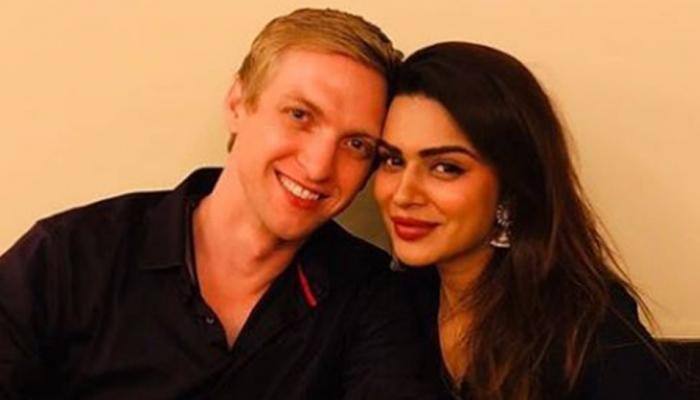 Aashka Goradia&#039;s mehendi ceremony, Brent Globe&#039;s mother gets henna tattoo—See pics