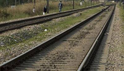 Man sets himself afire at railway line