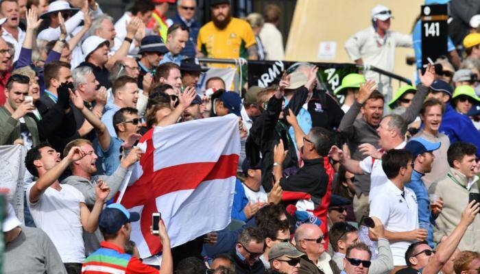 Ashes, 2nd Test: England&#039;s Barmy Army gets a little bit of local help in Adelaide - Video