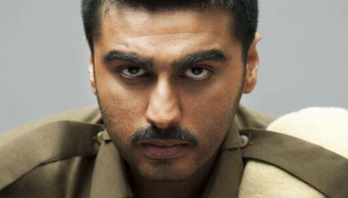 Fan misbehaves with Arjun Kapoor on the sets of &#039;Sandeep Aur Pinky Faraar&#039;, gets arrested