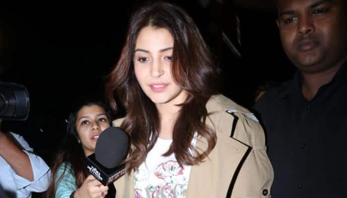 Anushka Sharma&#039;s latest airport look amid wedding rumors is making us crazy!