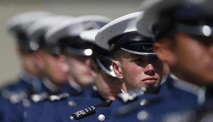 US judge clears way for transgender military recruits to enlist