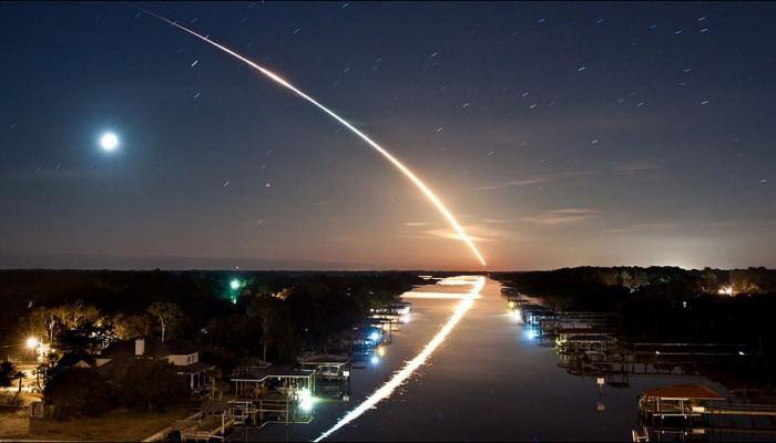 Why meteoroids often blow up before hitting Earth