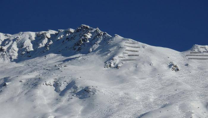 Five soldiers missing along LoC, three after avalanche in Gurez