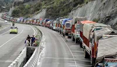 One-way traffic restored on Jammu-Srinagar highway after 3 days