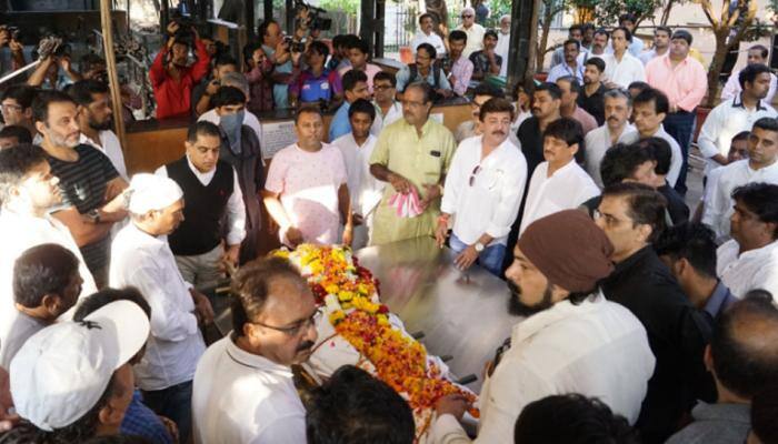 Neeraj Vora funeral: Abhishek Bachchan, Rohit Shetty and other B-Towners pay last respects