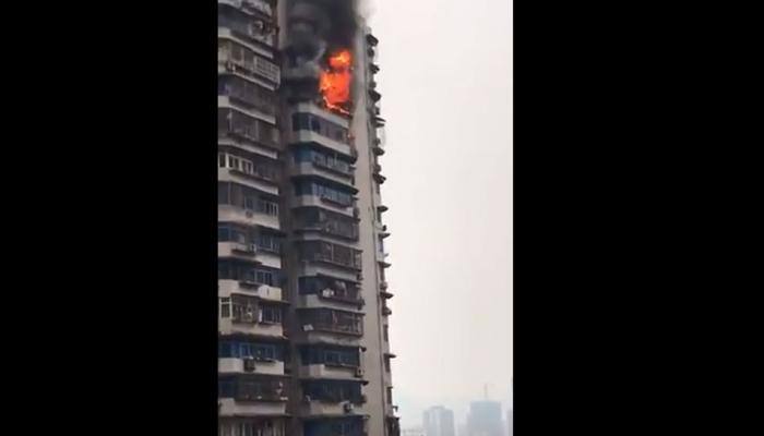 Man hangs from 23-storey building in China to escape fire: Viral Video  