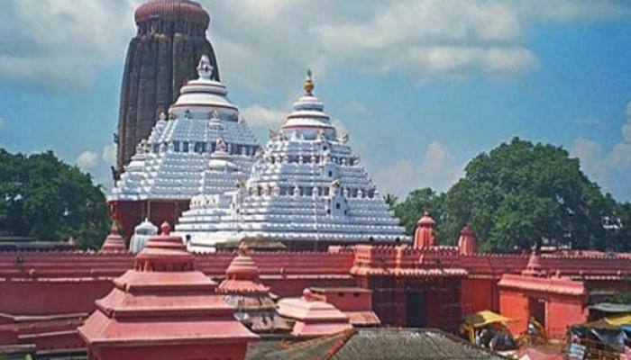 Restrictions on entry of devotees into sanctum sanctorum of Jagannath temple