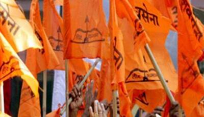Shiv Sena praises Rahul Gandhi; lauds him for Gujarat 'battle'