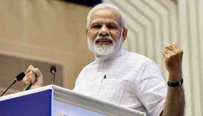 PM Narendra Modi meets Cyclone Ockhi victims, reviews situation; heads to Tamil Nadu