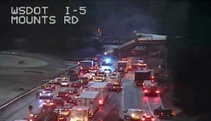 Passenger train on derails in Washington, ​3 killed, 100 injured