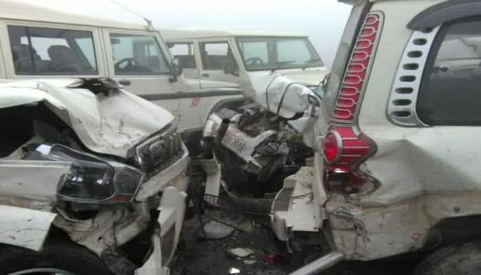 Shocking: 10 cars smash against each other on foggy Lucknow-Agra expressway