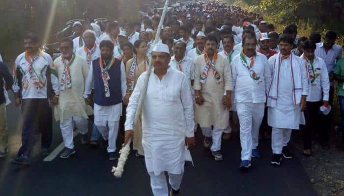 NCP MLA enters Assembly in &#039;Dhangar&#039; attire over quota demand