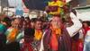 PM Modi's brother offers prayers at Dwarkadhish Temple after BJP's win in Gujarat