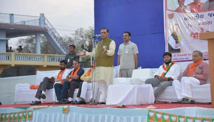 Gujarat CM resigns, all eyes on MLAs&#039; meet to select Vijay Rupani&#039;s successor