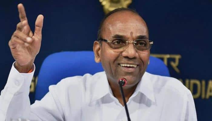 Union Minister Anant Geete hurt in Maharashtra road accident