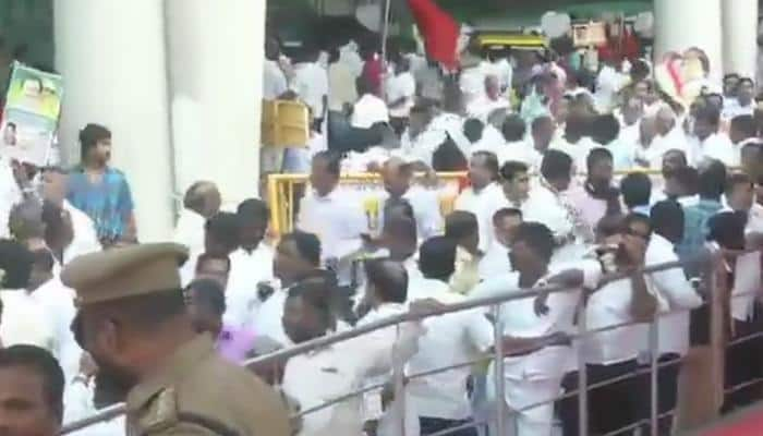 A Raja, Kanimozhi, acquitted in 2G scam, get rousing welcome in Chennai