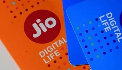 Jio to give 'surprise cashback' on recharges before Jan 15